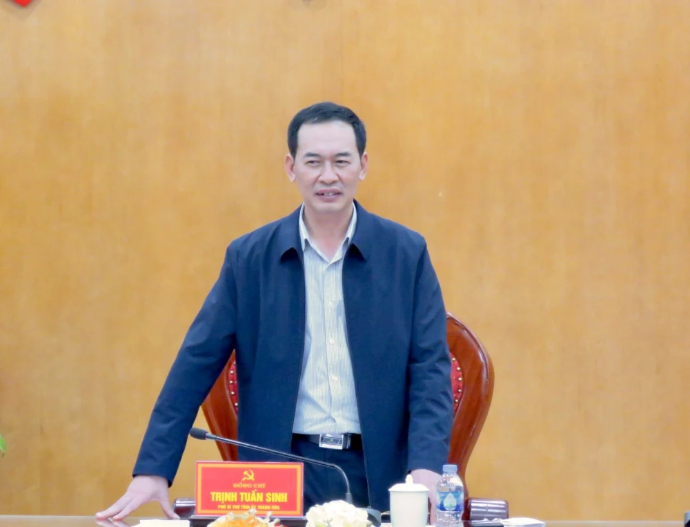 Phó Bí thư Tỉnh uỷ Trịnh Tuấn Sinh kiểm tra, chỉ đạo công tác phòng, chống dịch tại thị xã Nghi Sơn
