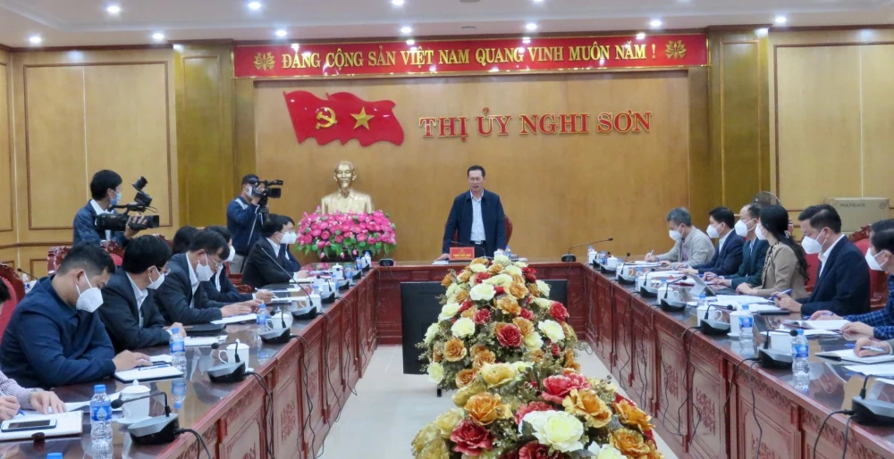 Phó Bí thư Tỉnh uỷ Trịnh Tuấn Sinh kiểm tra, chỉ đạo công tác phòng, chống dịch tại thị xã Nghi Sơn