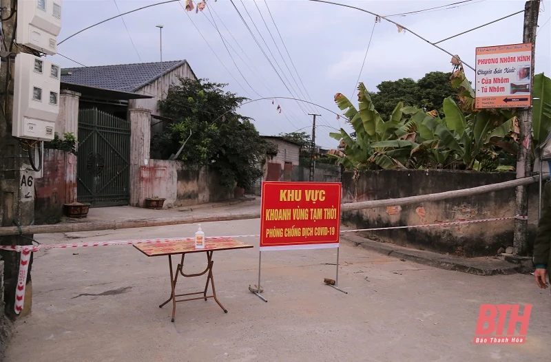 Chủ tịch UBND tỉnh Đỗ Minh Tuấn kiểm tra, chỉ đạo công tác phòng, chống dịch tại huyện Thường Xuân và Thọ Xuân