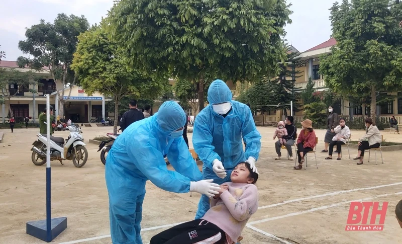Huyện Mường Lát tiếp tục mở rộng xét nghiệm tầm soát để phát hiện, bóc tách F0 ra khỏi cộng đồng
