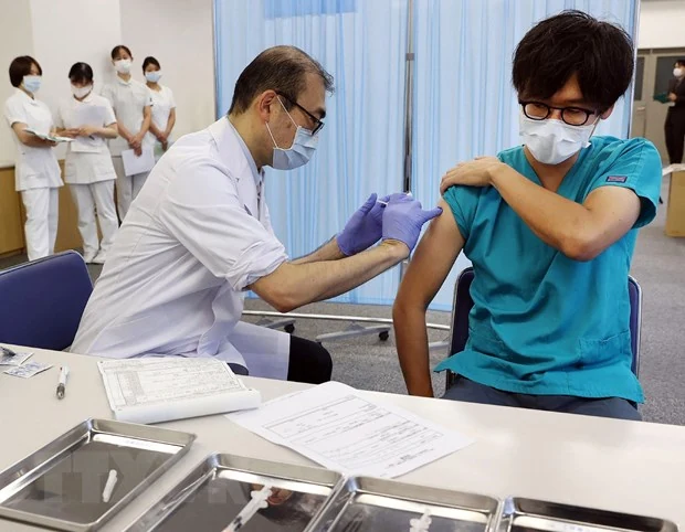 Nhật Bản chính thức phê duyệt tiêm mũi tăng cường vaccine của Moderna