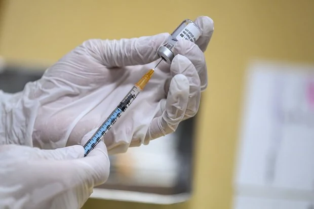 Bộ Y tế tiếp tục thông tin về việc tăng hạn dùng của vaccine Pfizer