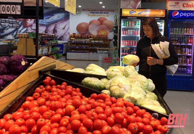 Giá cà chua tăng kỷ lục, nhưng người tiêu dùng đừng quá lo lắng