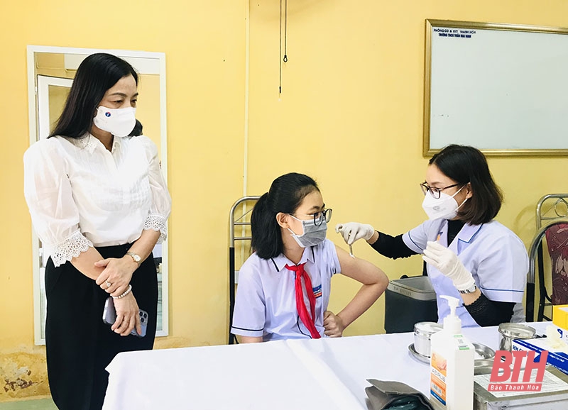 TP Thanh Hóa: Ngày đầu tổ chức tiêm vắc xin phòng COVID-19 cho trẻ từ 12 đến 15 tuổi
