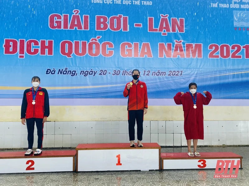 Kình ngư Phạm Thị Vân thêm lần nữa vượt qua đàn chị Ánh Viên
