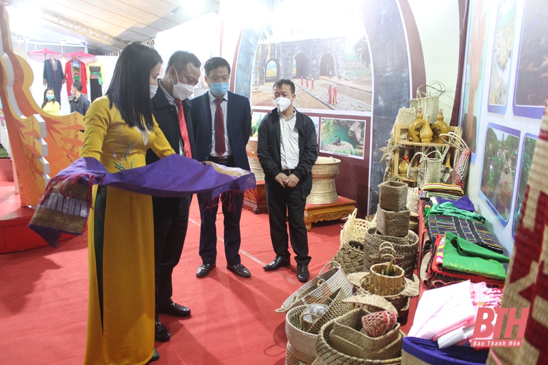 Thanh Hóa đóng góp nhiều chương trình đặc sắc tại Triển lãm “Di sản văn hóa, danh thắng Việt Nam và sản phẩm thủ công truyền thống” 2021