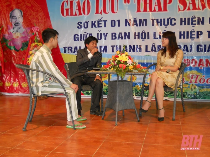 Gương sáng hoàn lương