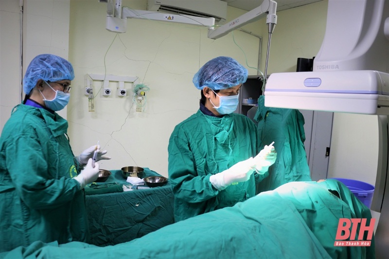 Khuyến khích thu hút bác sĩ trình độ cao và bác sĩ làm việc tại các đơn vị sự nghiệp y tế công lập tỉnh Thanh Hóa