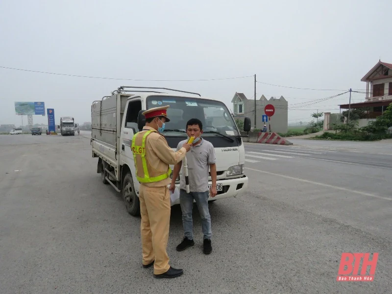 Năm 2021, toàn tỉnh kiểm tra, xử lý 3.083 trường hợp vi phạm về nồng độ cồn , ma túy