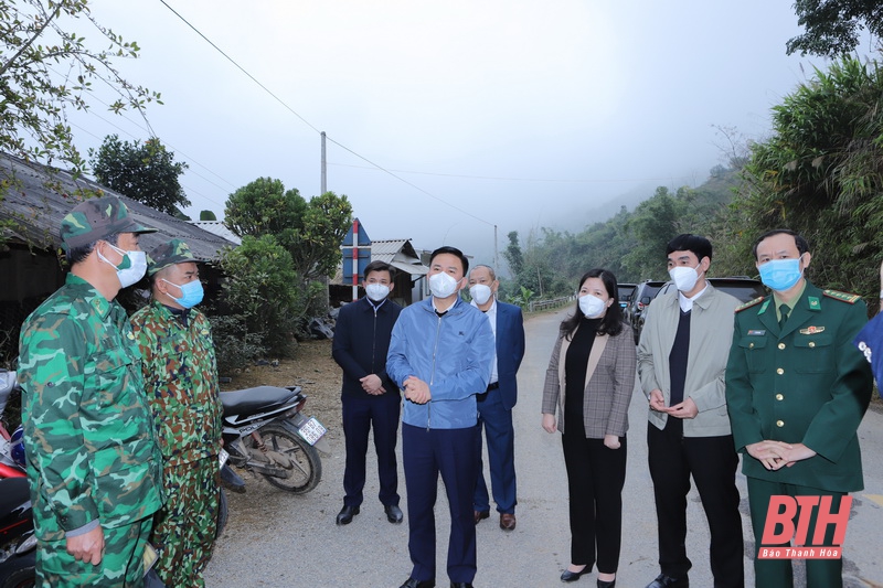 Bí thư Tỉnh ủy Đỗ Trọng Hưng đến thăm, động viên đồng bào dân tộc huyện Mường Lát phòng, chống dịch COVID -19
