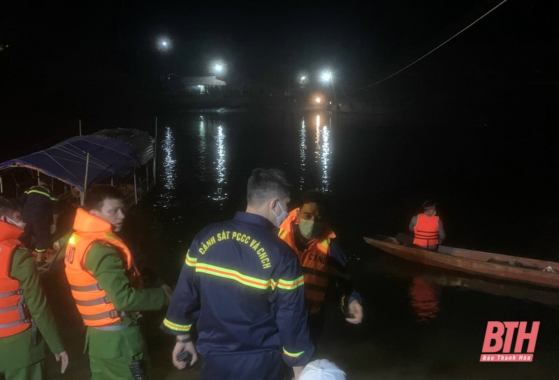 Hàng chục Cảnh sát phòng cháy, chữa cháy tìm kiếm 3 người đuối nước trên sông Mã