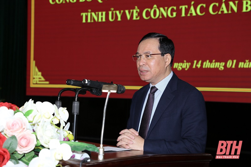 Phó Bí thư Thường trực Tỉnh ủy Lại Thế Nguyên dự lễ công bố và trao quyết định của Ban Thường vụ Tỉnh ủy về công tác cán bộ tại huyện Quan Sơn