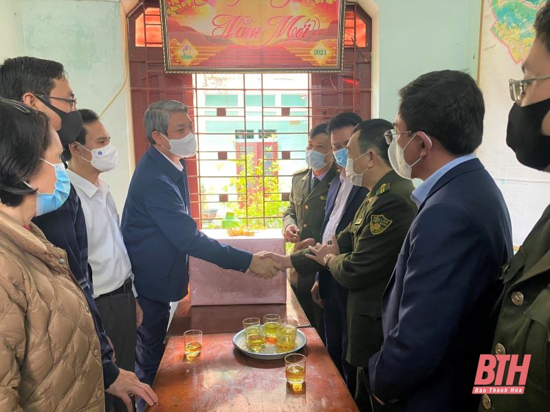 Phó Chủ tịch UBND tỉnh Lê Đức Giang chúc Tết, kiểm tra tình hình sản xuất và đời sống Nhân dân huyện Thạch Thành