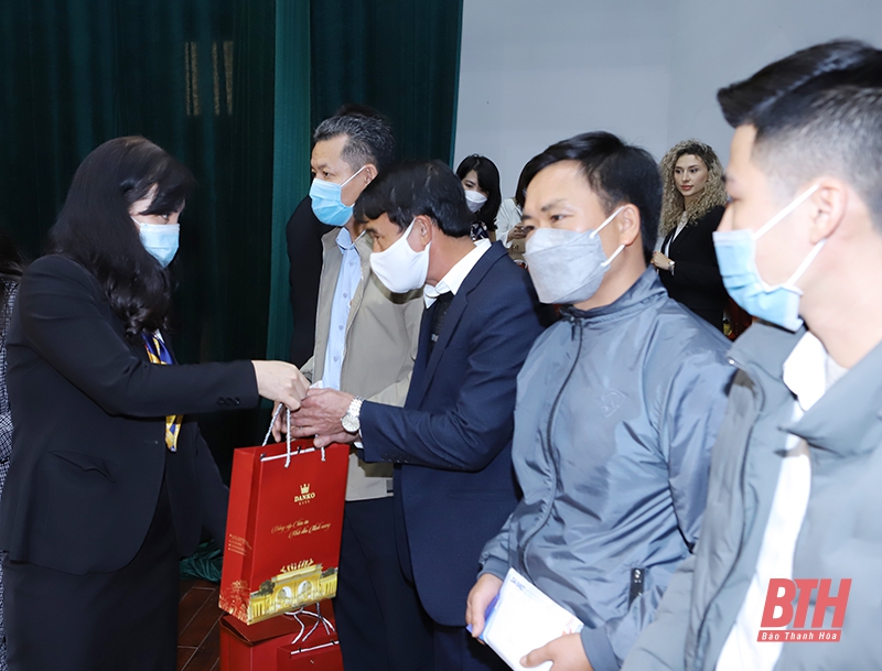 Danko Group trao quà tết cho hộ nghèo huyện Quảng Xương