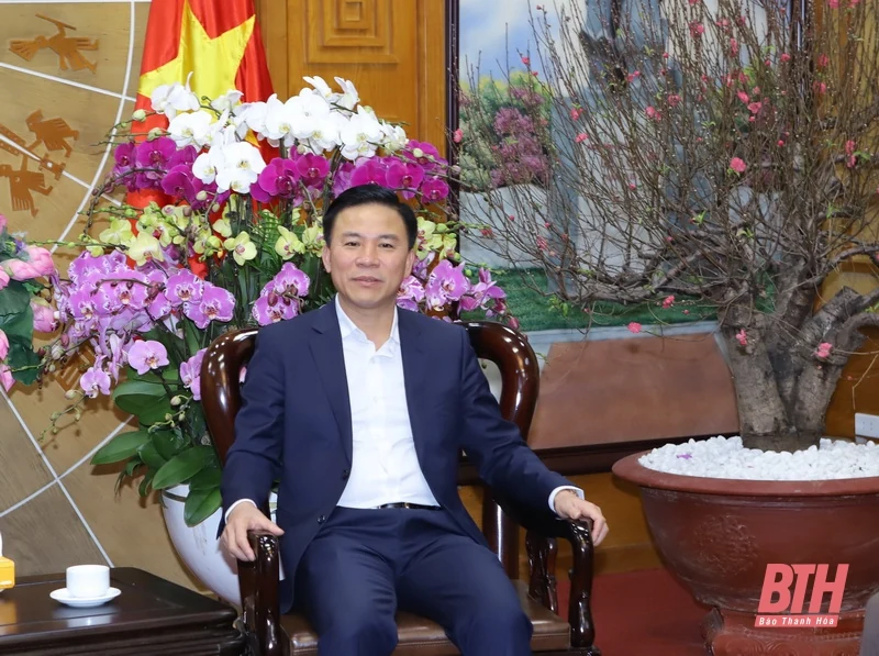 Đồng chí Bí thư Tỉnh ủy Đỗ Trọng Hưng tiếp Chủ tịch HĐQT Ngân hàng Ngoại thương Việt Nam thăm và chúc tết tại Thanh Hóa