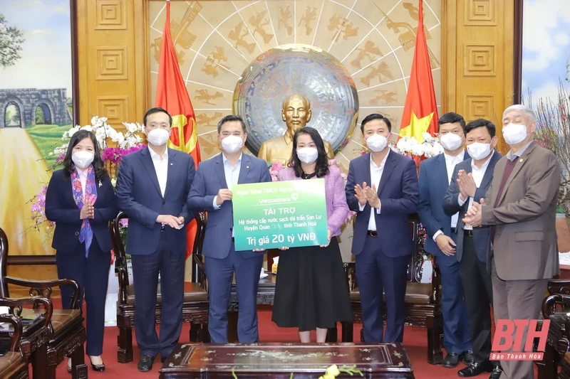 Đồng chí Bí thư Tỉnh ủy Đỗ Trọng Hưng tiếp Chủ tịch HĐQT Ngân hàng Ngoại thương Việt Nam thăm và chúc tết tại Thanh Hóa