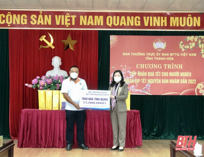 Câu lạc bộ Doanh nhân Thanh Hóa tại TP Hồ Chí Minh - phía Nam trao 2.200 suất quà tết cho người nghèo