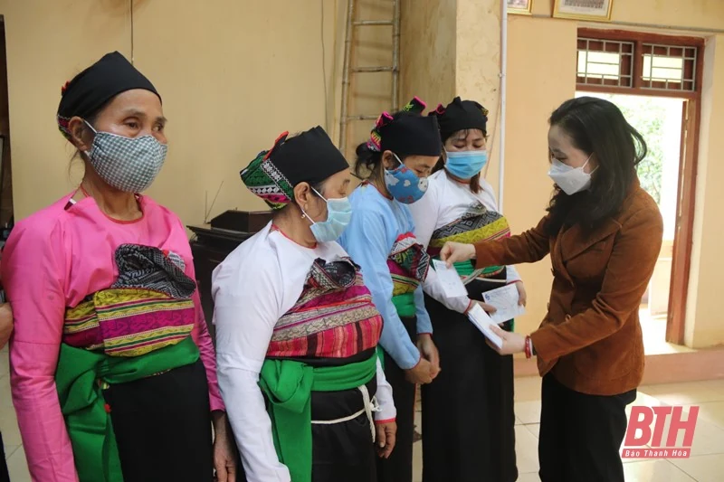 Hội LHPN tỉnh trao gần 1.500 suất quà tết cho hội viên, phụ nữ, trẻ em có hoàn cảnh khó khăn