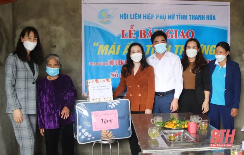 Hội LHPN tỉnh trao gần 1.500 suất quà tết cho hội viên, phụ nữ, trẻ em có hoàn cảnh khó khăn