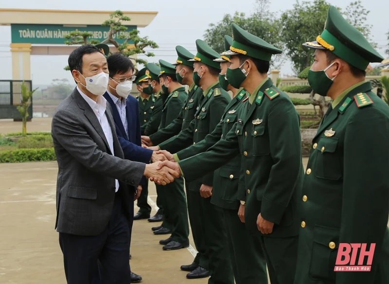 Chủ nhiệm Ủy ban Kiểm tra Tỉnh ủy Lê Quang Hùng thăm, chúc tết cán bộ, chiến sĩ đảo Nẹ và Đồn Biên phòng Đa Lộc
