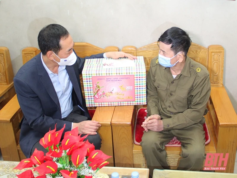 Phó Bí thư Tỉnh ủy Trịnh Tuấn Sinh kiểm tra tình hình sản xuất và đời sống Nhân dân TP Sầm Sơn