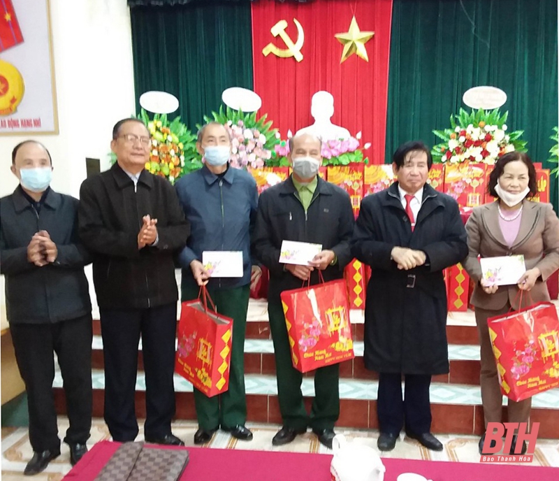 Tặng 100 suất quà tết cho nạn nhân chất độc da cam ở các huyện Thọ Xuân, Thiệu Hóa, Nông Cống, Hà Trung