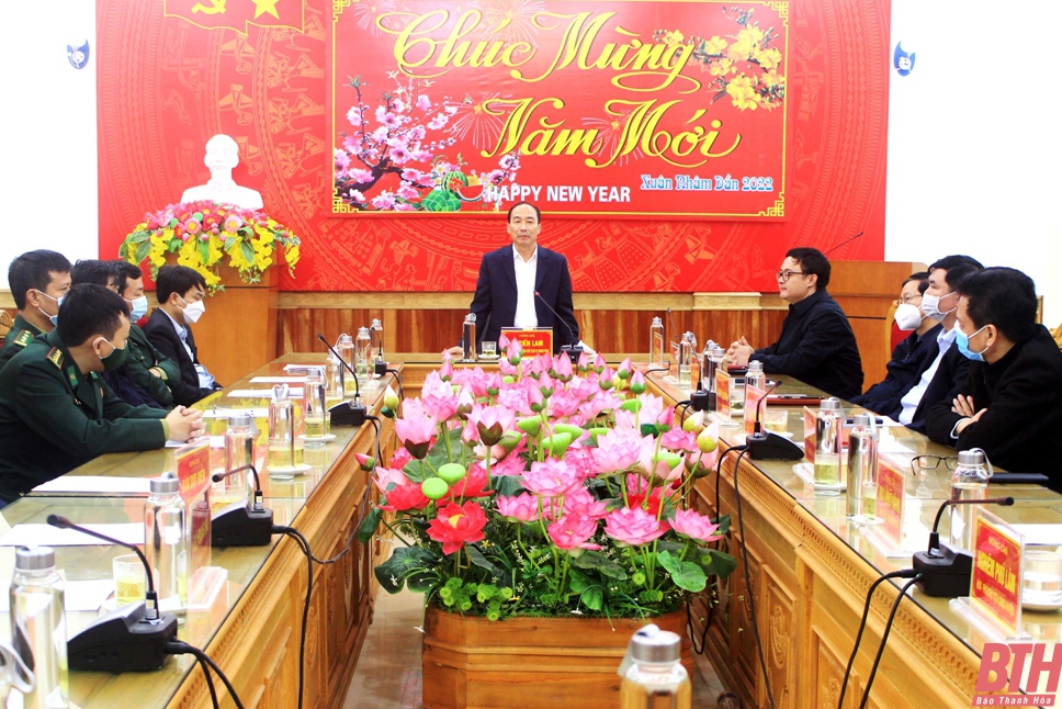 Phó Chủ tịch Thường trực HĐND tỉnh Lê Tiến Lam kiểm tra tình hình sản xuất và đời sống tại huyện Nga Sơn