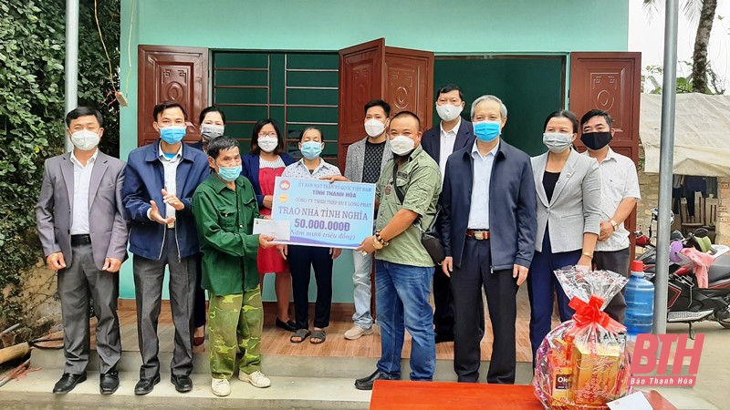 Câu lạc bộ doanh nhân Thanh Hóa tại TP Hồ Chí Minh - phía Nam trao 2.000 suất quà tết cho người nghèo