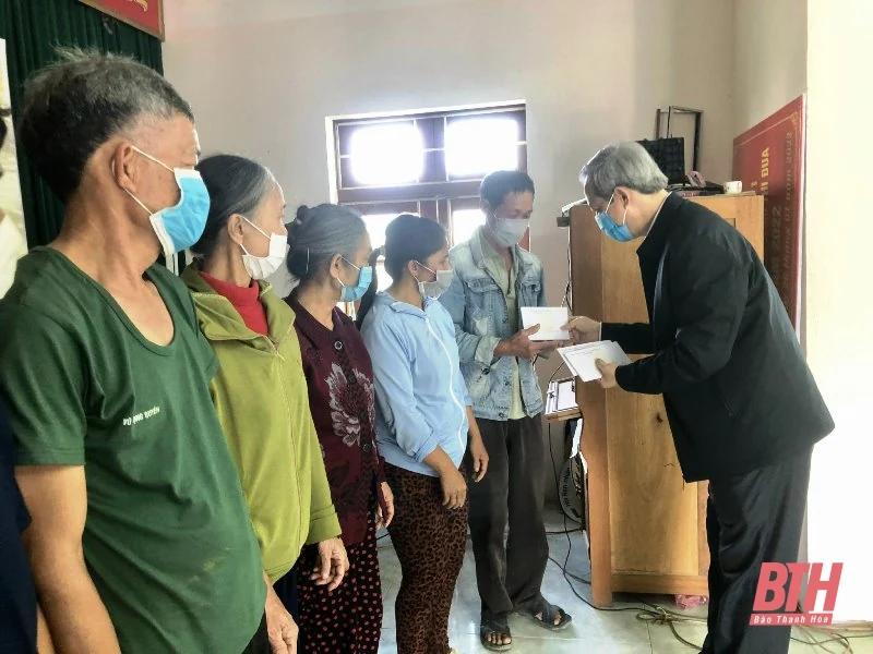 Hơn 427.000 phần quà trao gửi yêu thương đến các gia đình có hoàn cảnh khó khăn trong dịp Tết Nguyên đán Nhâm Dần 2022