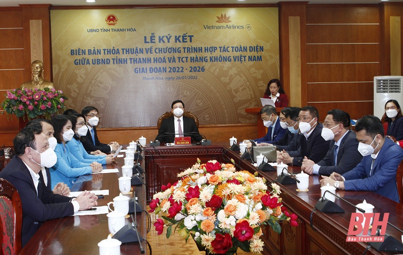 UBND tỉnh Thanh Hóa và Vietnam Airlines ký kết biên bản hợp tác toàn diện