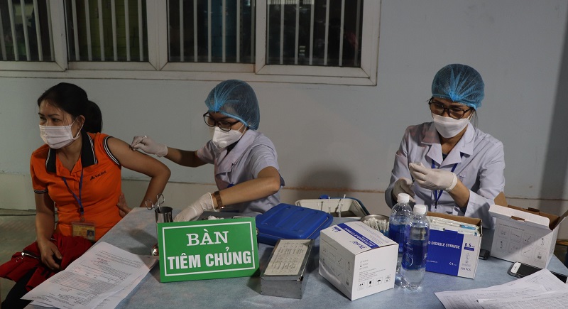 Thị xã Bỉm Sơn: Gần 750 người được tiêm vắc xin phòng COVID-19 trong ngày đầu ra quân Chiến dịch tiêm chủng vắc xin mùa Xuân 2022
