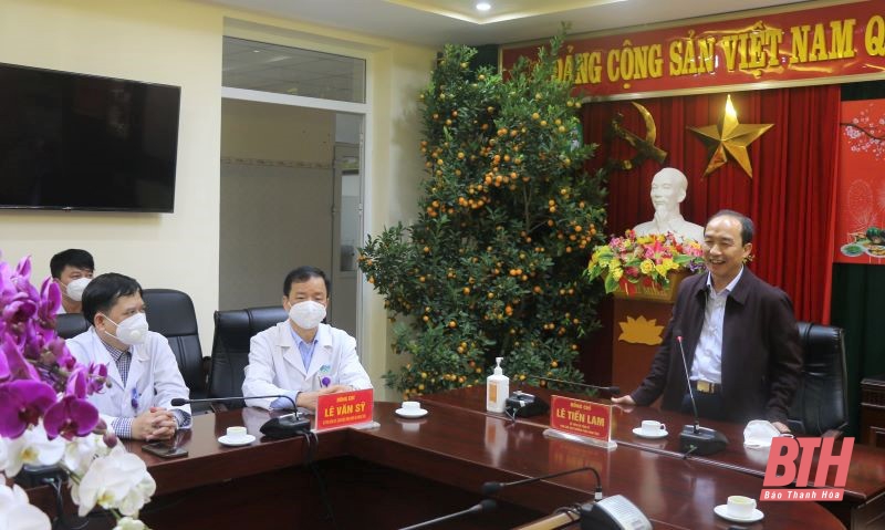 Phó Chủ tịch Thường trực HĐND tỉnh Lê Tiến Lam kiểm tra và chúc tết một số đơn vị làm nhiệm vụ trong dịp Tết Nguyên đán Nhâm Dần 2022