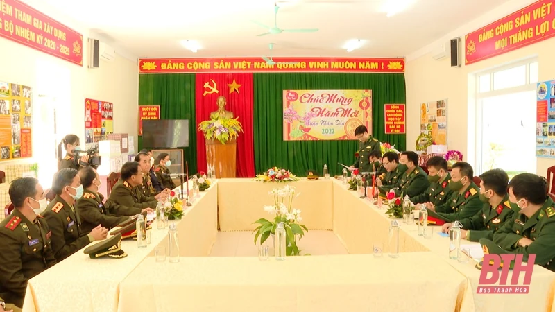 Bộ CHQS tỉnh Hủa Phăn chúc tết lực lượng vũ trang tỉnh Thanh Hóa
