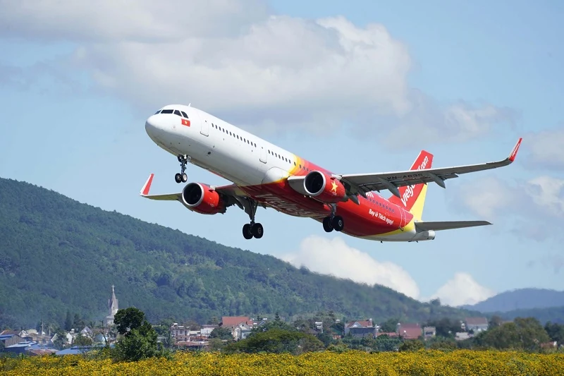 MOVI và Vietjet chính thức ra mắt sản phẩm mới “BAY TRƯỚC - TRẢ SAU” đ ồng hành cùng người lao động an tâm đón tết