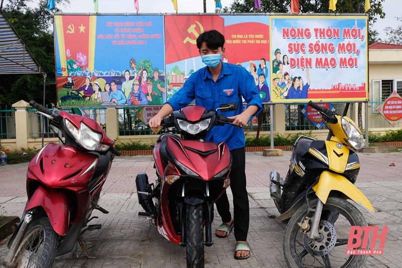Tuổi trẻ Quảng Chính rửa xe gây quỹ giúp đỡ trẻ em nghèo