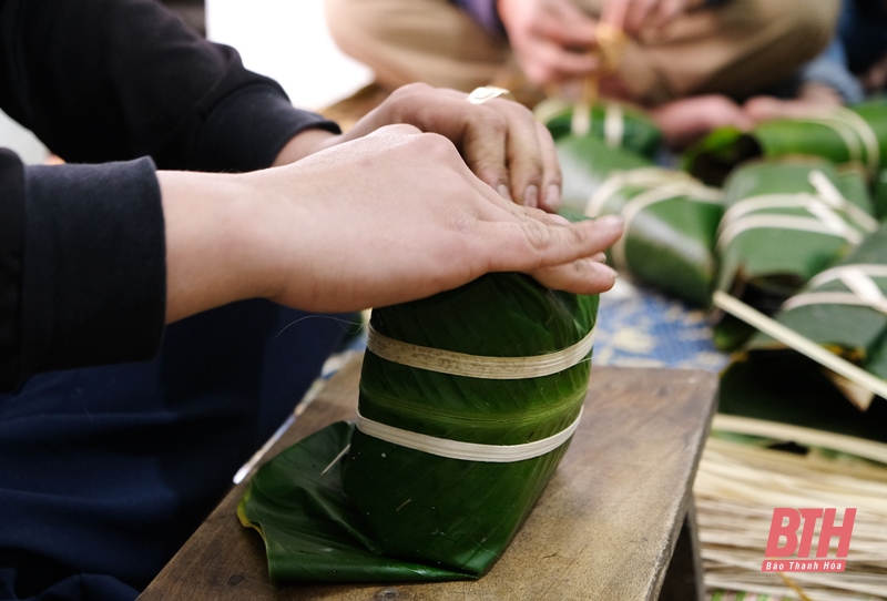 Các cơ sở làm bánh chưng tất bật phục vụ người tiêu dùng