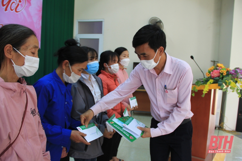 Hội Doanh nhân trẻ Thanh Hóa trao quà tết cho hộ nghèo, trẻ em có hoàn cảnh khó khăn tại huyện Thọ Xuân và Lang Chánh