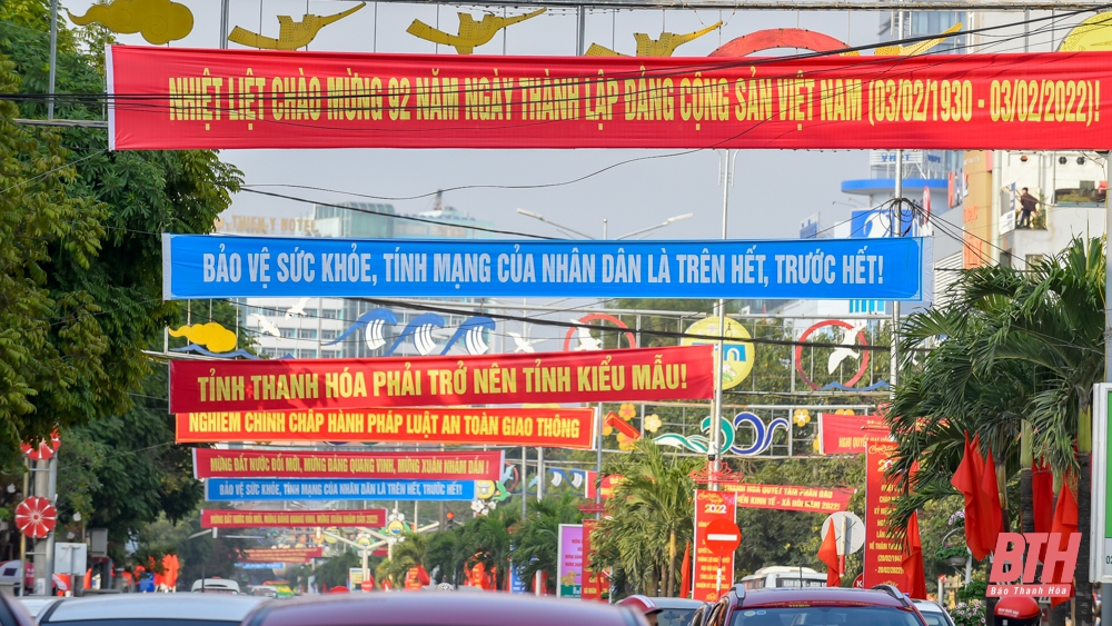 Thành phố Thanh Hóa rực rỡ cờ hoa mừng Đảng, mừng xuân