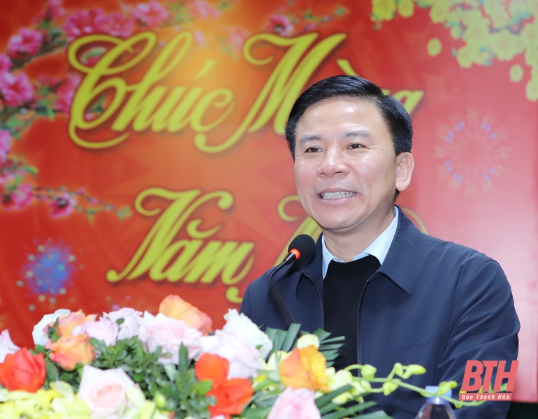 Bí thư Tỉnh ủy Đỗ Trọng Hưng dự lễ ra quân sản xuất tại một số doanh nghiệp trên địa bàn thị xã Bỉm Sơn