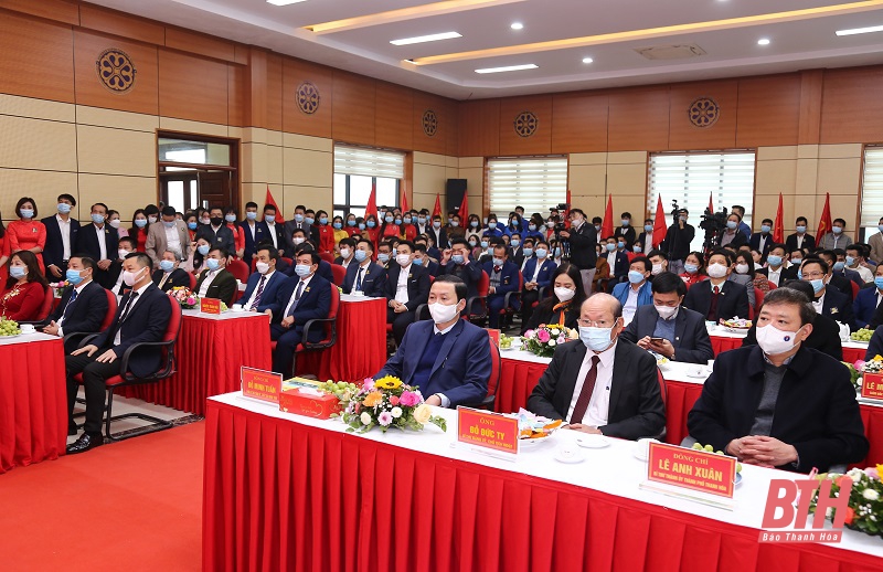 Chủ tịch UBND tỉnh Đỗ Minh Tuấn dự lễ ra quân sản xuất đầu năm tại Công ty CP Xuất nhập khẩu Thủy sản Thanh Hóa và Công ty CP Đầu tư phát triển Vicenza