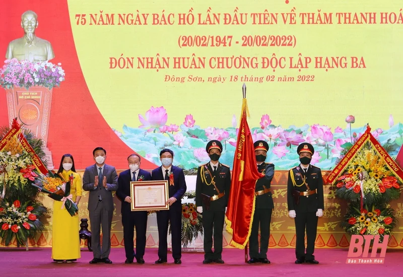 Huyện Đông Sơn tổ chức Lễ kỷ niệm 75 năm Ngày Bác Hồ lần đầu tiên về thăm Thanh Hóa và đón nhận Huân chương Độc lập hạng Ba