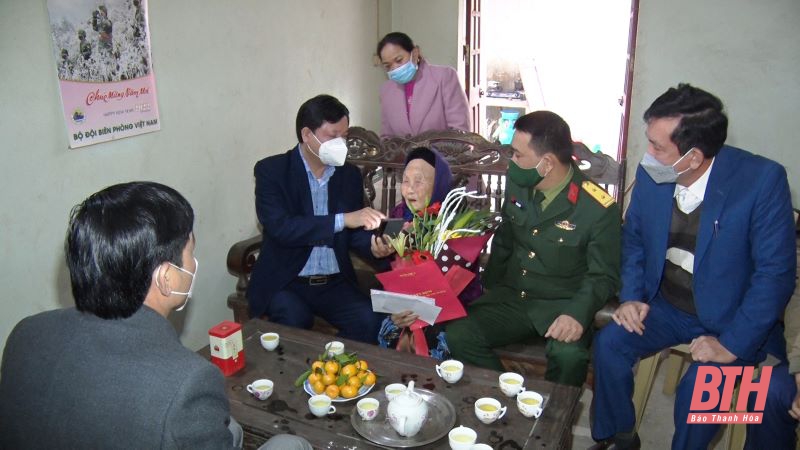 Trao quyết định phụng dưỡng Mẹ Việt Nam Anh hùng ở thị xã Nghi Sơn