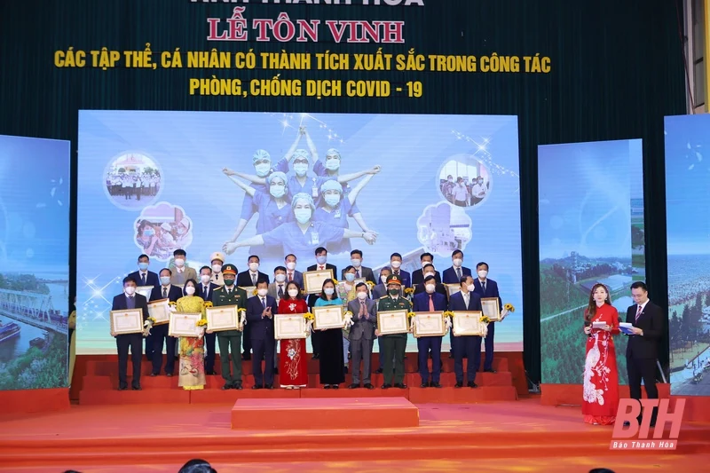 Thanh Hoá tôn vinh, khen thưởng các tập thể, cá nhân có thành tích xuất sắc trong công tác phòng, chống dịch COVID-19