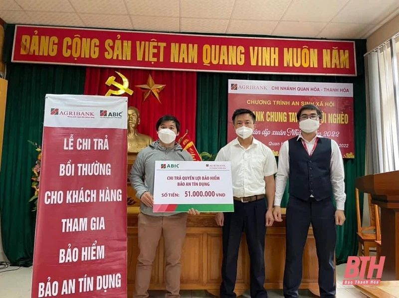 Chi trả hơn 442 triệu đồng bảo an tín dụng cho khách hàng tại huyện Lang Chánh và Quan Hóa
