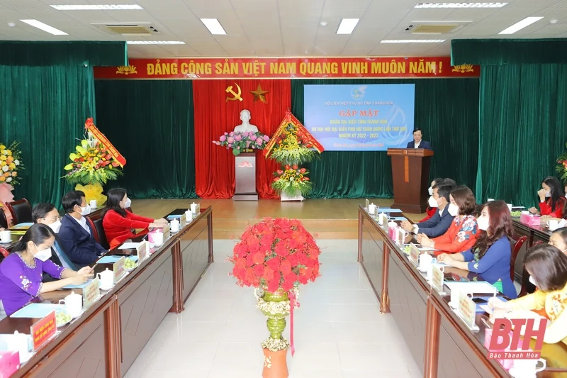 Phó Bí thư Thường trực Tỉnh ủy Lại Thế Nguyên chúc mừng Ngày Quốc tế Phụ nữ và gặp mặt đoàn đại biểu tỉnh Thanh Hóa dự Đại hội đại biểu phụ nữ toàn quốc lần thứ XIII