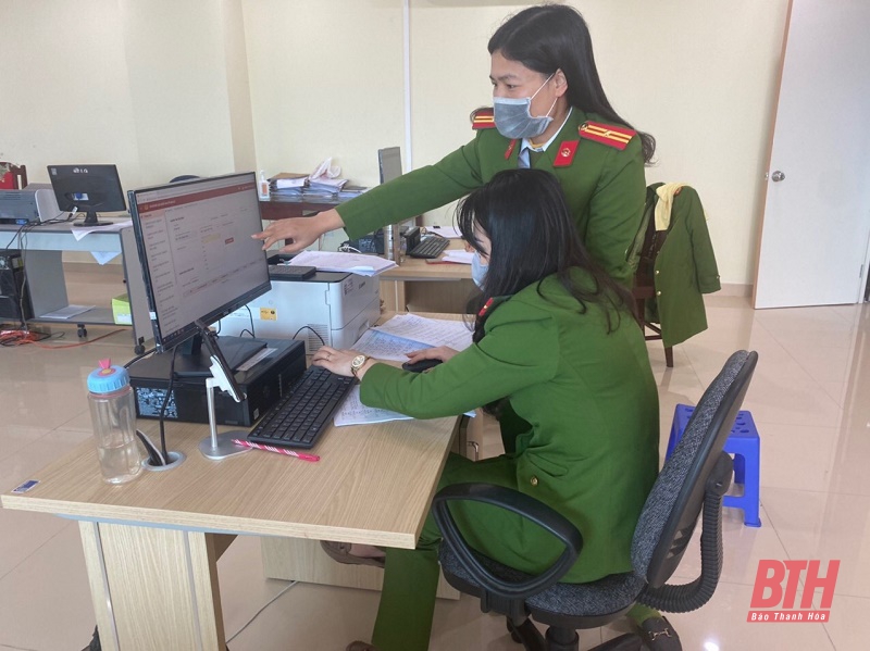 Triển khai dịch vụ công trực tuyến trong lĩnh vực đăng ký cư trú, cấp căn cước công dân