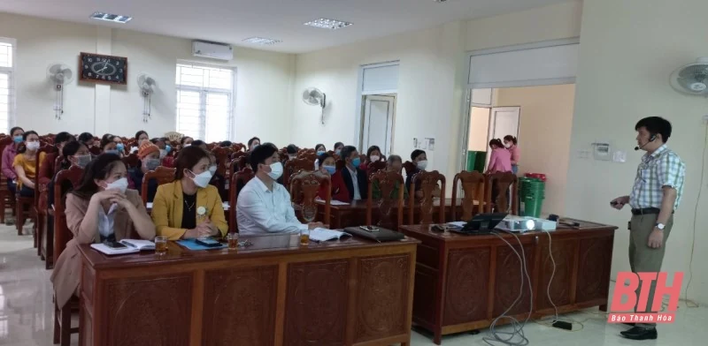Triển khai mô hình phụ nữ tham gia phân loại, xử lý rác thải tại hộ gia đình