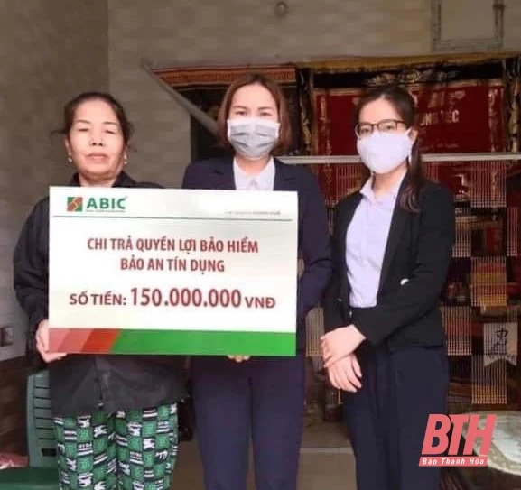 Chi trả 312 triệu đồng bảo an tín dụng tại huyện Yên Định và Thiệu Hóa