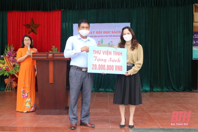 Thư viện tỉnh Thanh Hóa tổ chức xe Thư viện lưu động phục vụ cơ sở