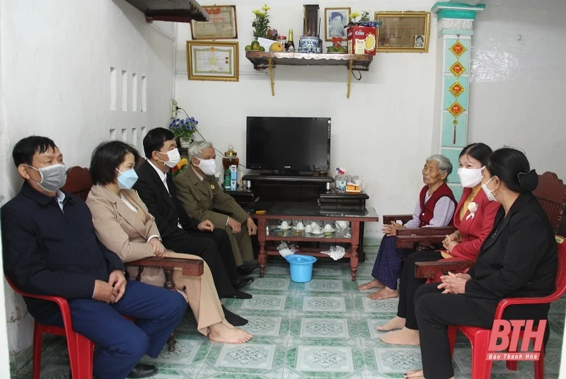 Phường Nam Ngạn (TP Thanh Hoá) dâng hương kỷ niệm 57 năm Hàm Rồng chiến thắng